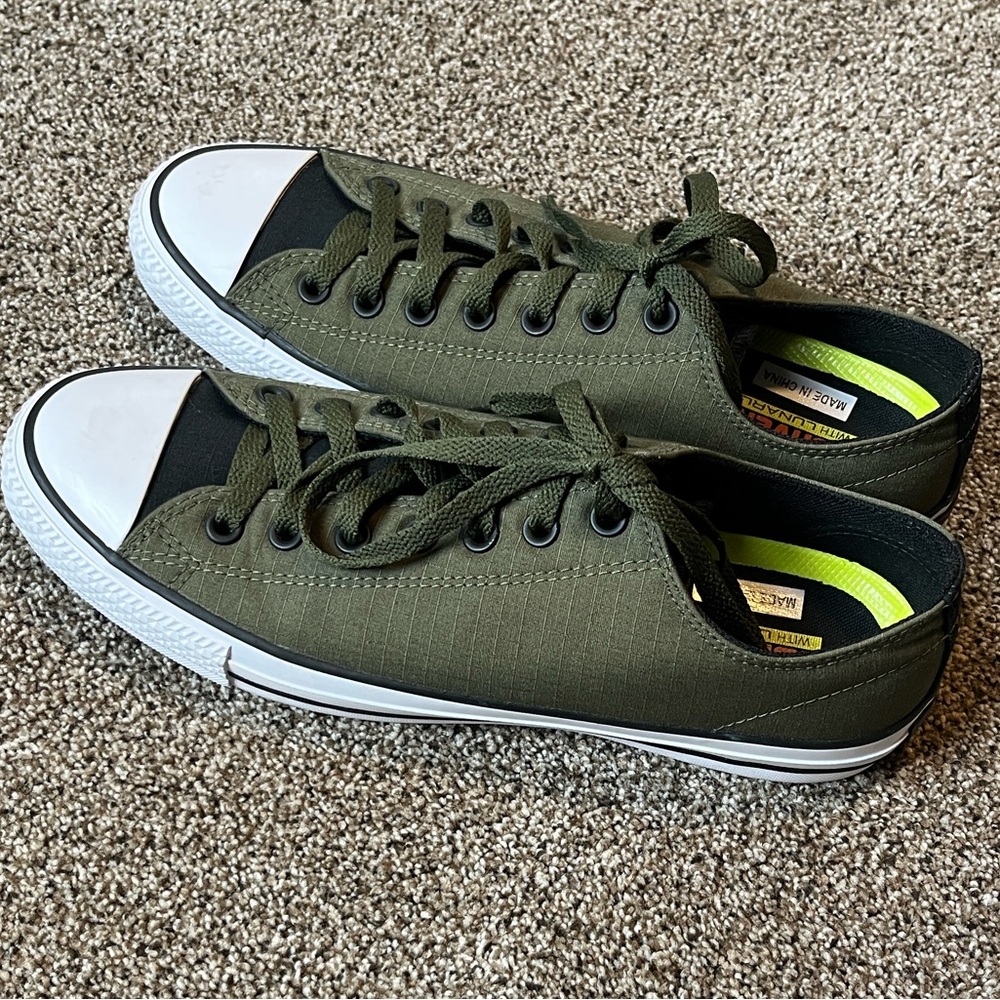 Men’s 9.5 Converse Olive Skateboarding Shoes with Black Accents Like new